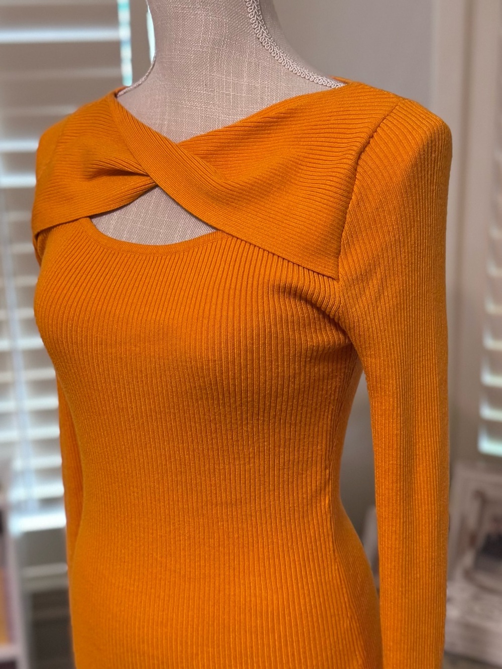 New York and Company Orange Twist-Front Long-Sleeve Knit Sweater - Picture 4 of 7